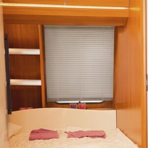 DIAMOND_1_CORDLESS_RV_MINI_BLINDS