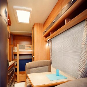 PLATINUM_RV_1_CORDLESS_MINI_BLINDS